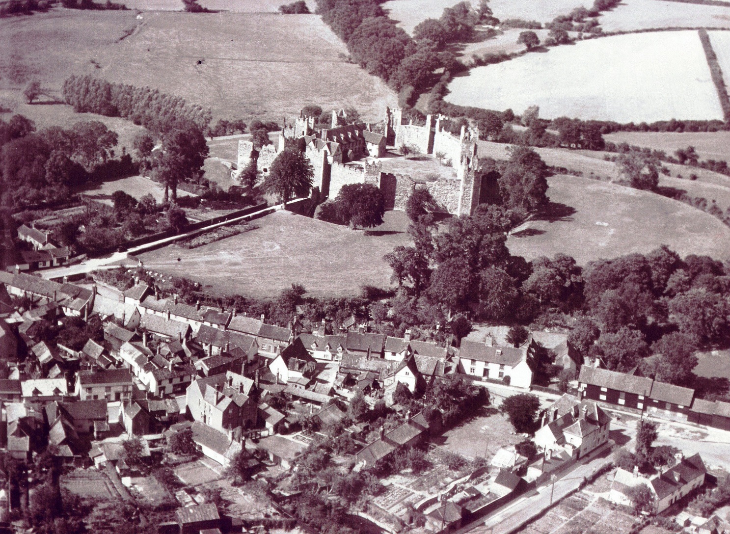 Castle and town 1938